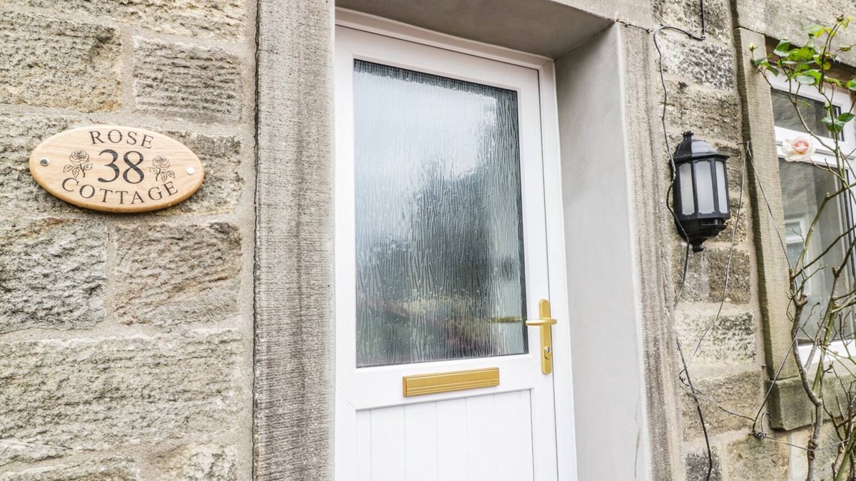Grassington House | ROSE COTTAGE, with open fire in Grassington