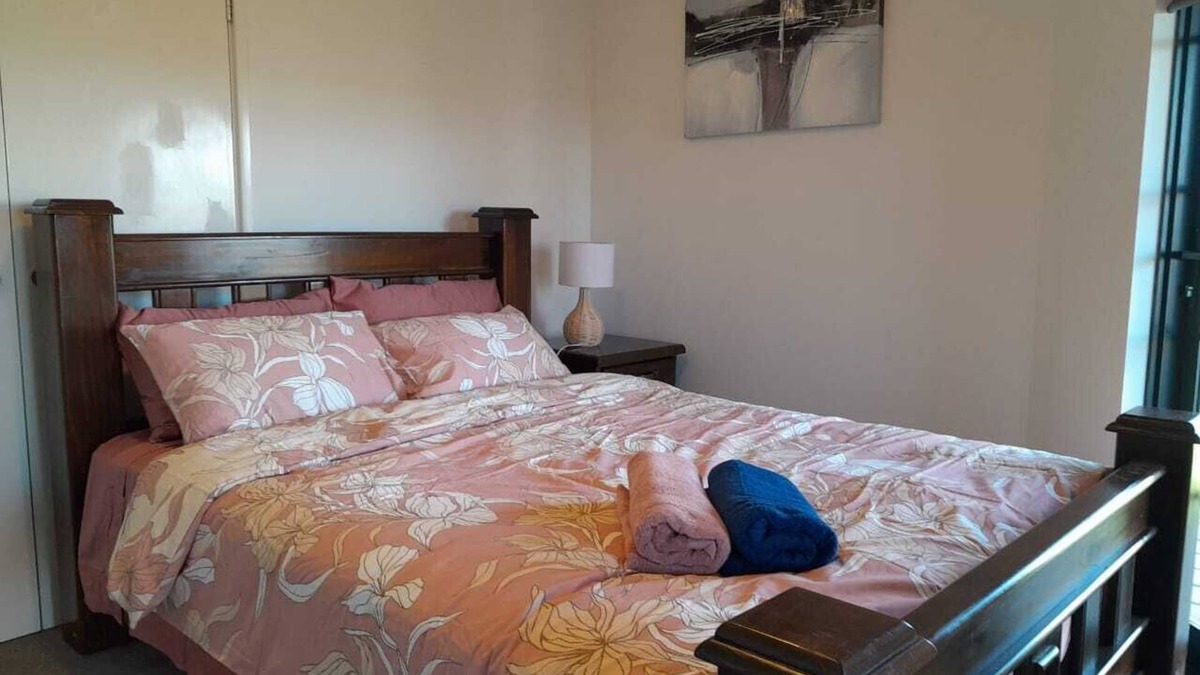 Williams Other | Rose Creek Farm Stay in Williams! Pet friendly Farm Stay !