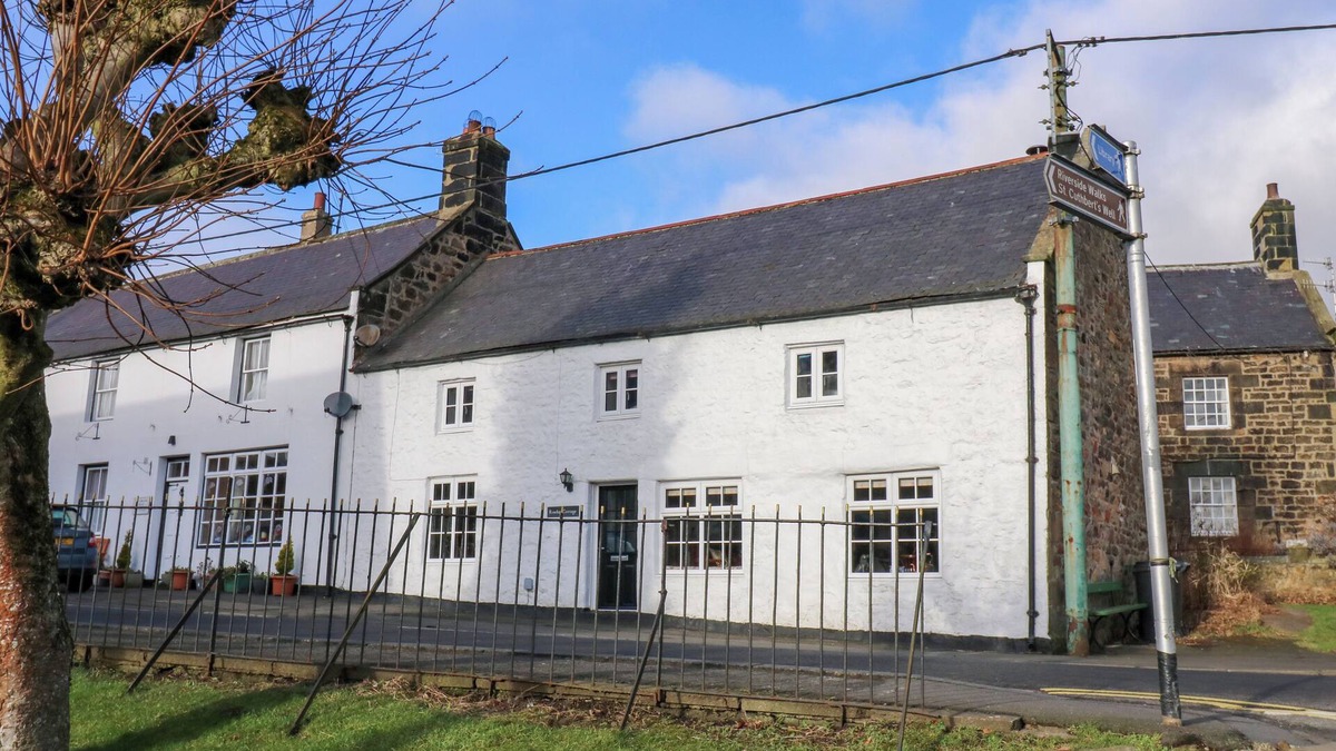 Bellingham House | ROSE HIP COTTAGE, pet friendly, with open fire in Bellingham