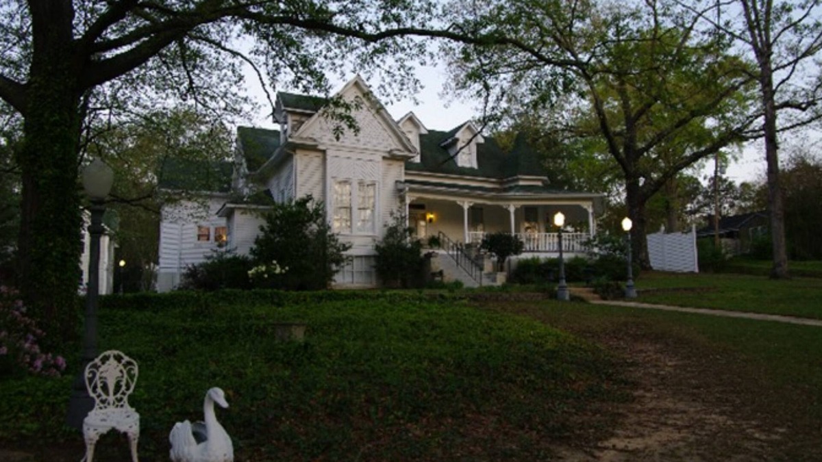 Fayette Bed & Breakfast | Rose House Inn