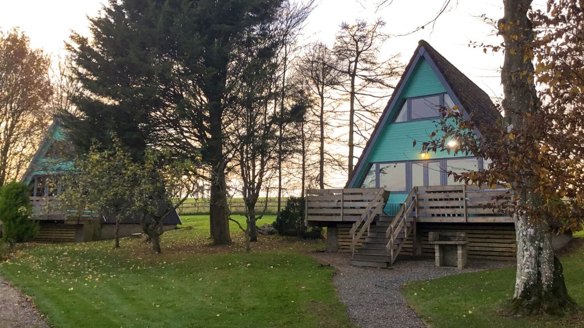 Corton Cottage | ROSE LODGE, pet friendly, with a garden in Milton On Stour