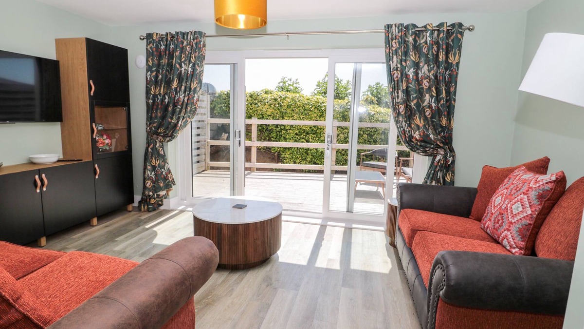 Newton by the Sea Cottage | ROSE LODGE, pet friendly, character holiday cottage in Embleton