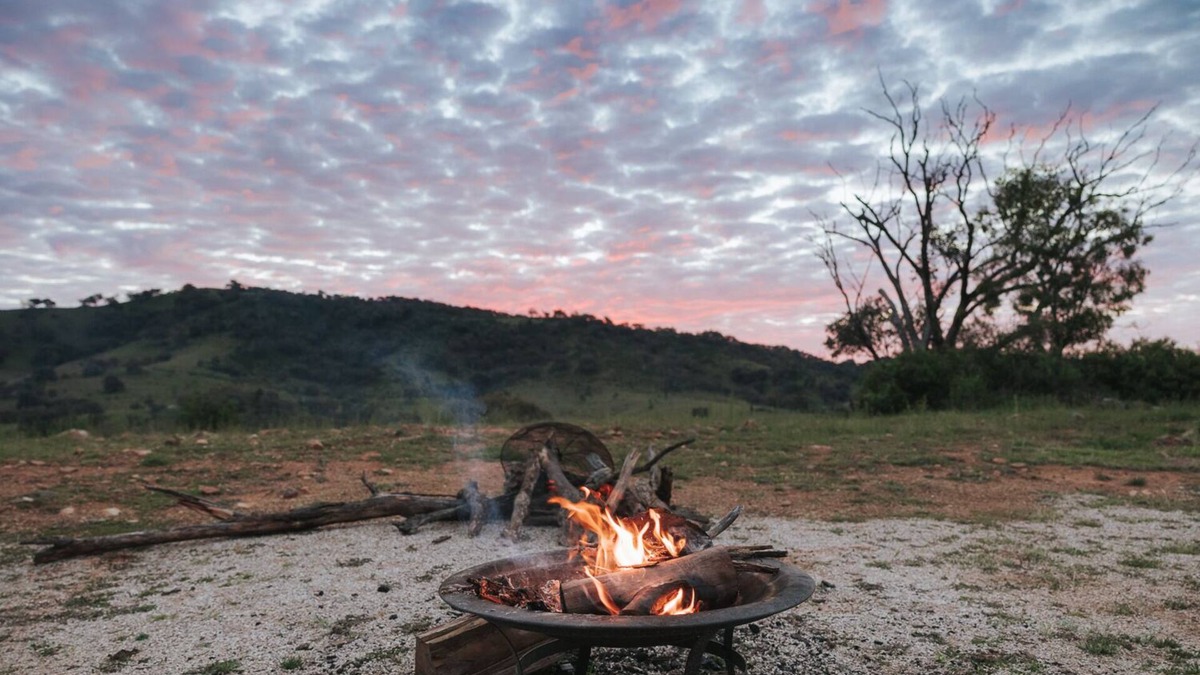 Grattai Cabin | Rose Quartz - Scenic outdoor bath ideal for a romantic couples weekend!
