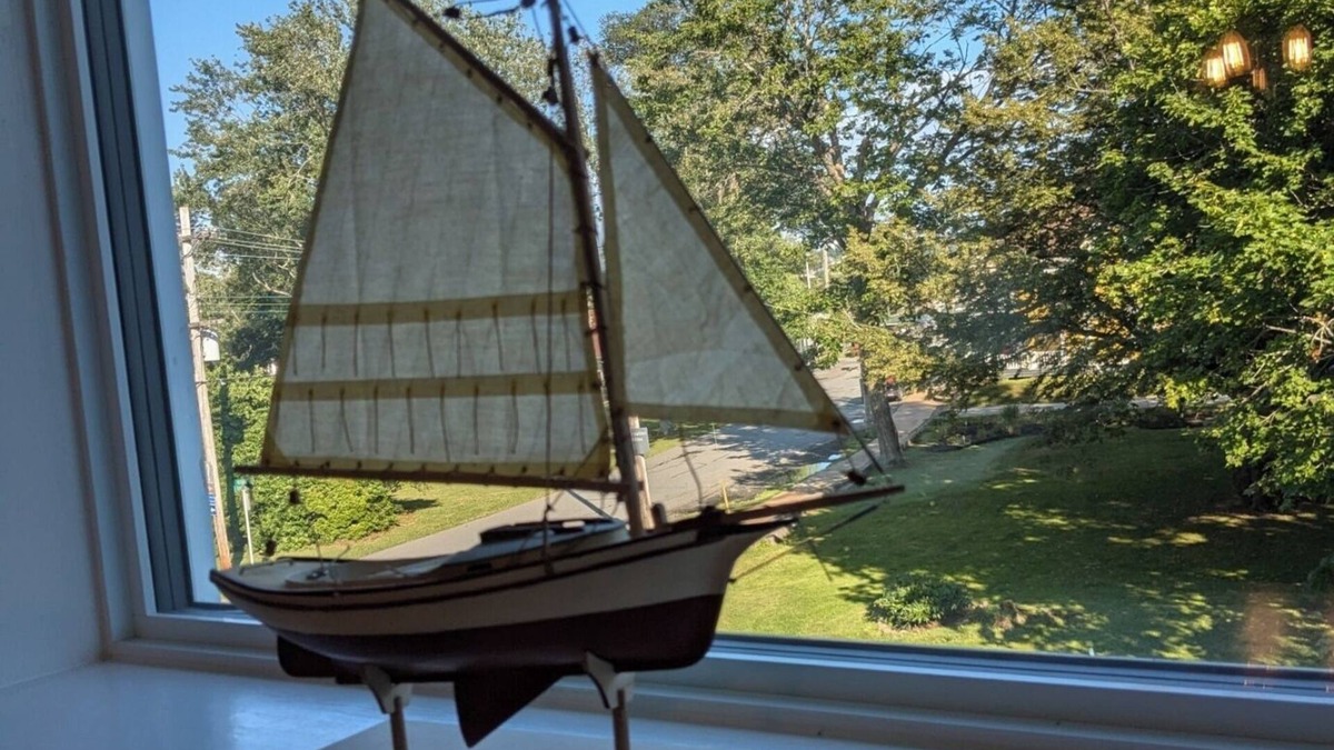 Lunenburg Bed & Breakfast | Rose & Thistle Bed & Breakfast