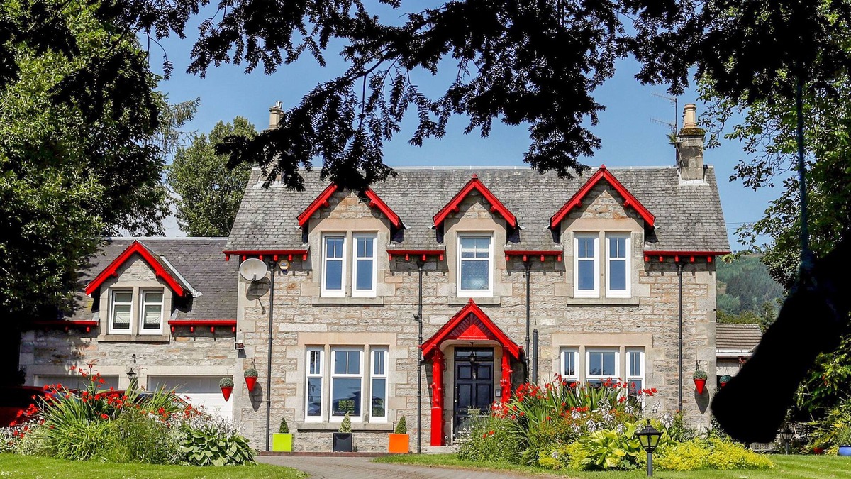Pitlochry Cottage | ROSEBURN, pet friendly, luxury holiday cottage in Pitlochry