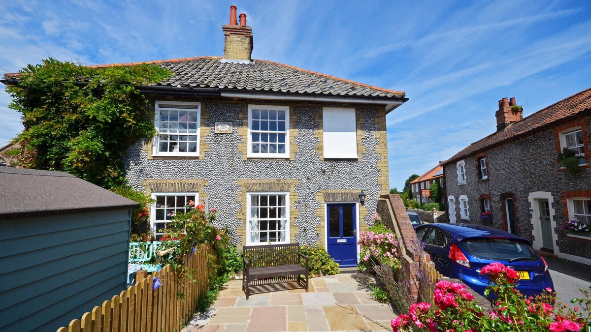 Holt House | Rosecroft - Two Bedroom House, Sleeps 4