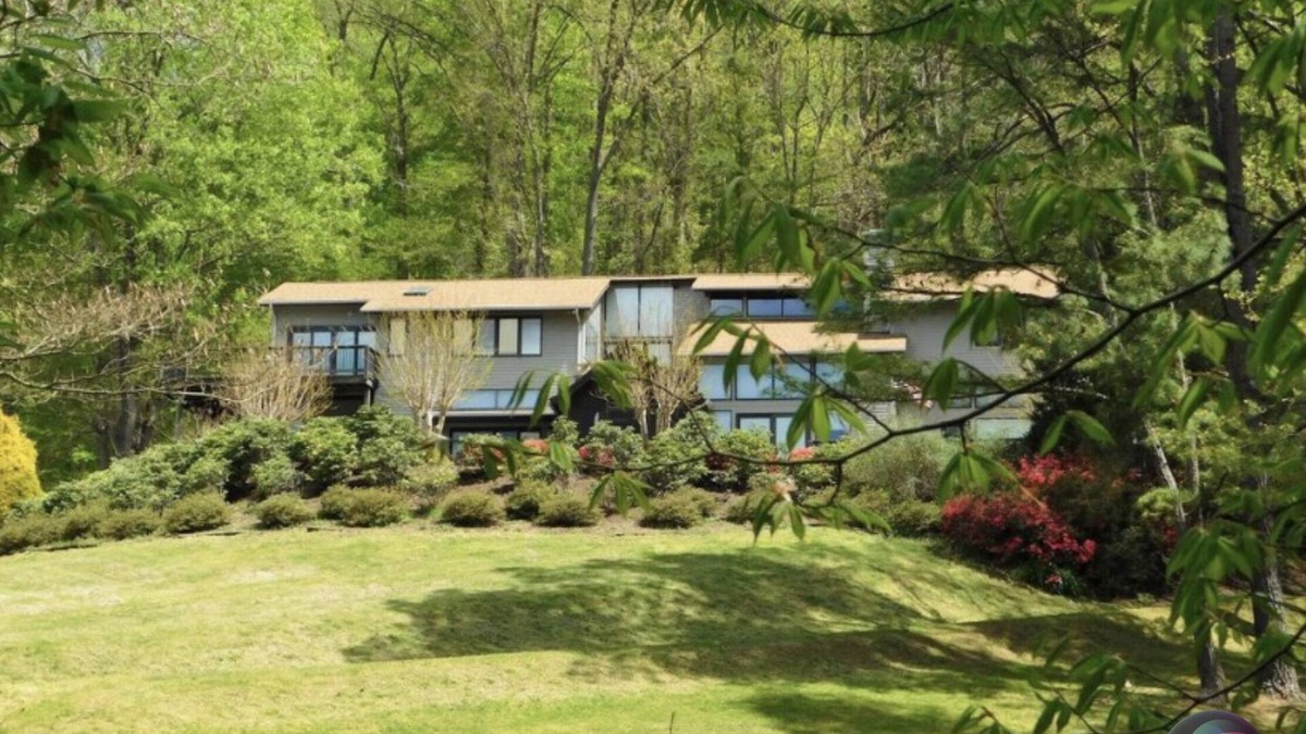 Roseland Cabin | Roseland, VA. Private mountain retreat on 63 acres.