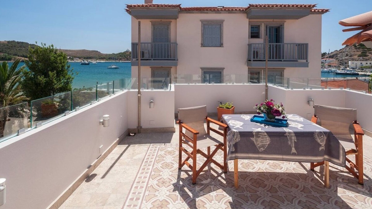 Myrina Apartment | Rosemary Room - Limnos Experience