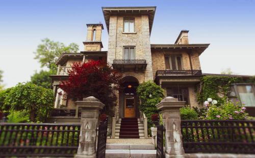 Kingston Hotel | Rosemount Inn