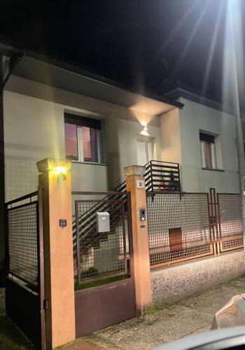 Linarolo Apartment | Roses