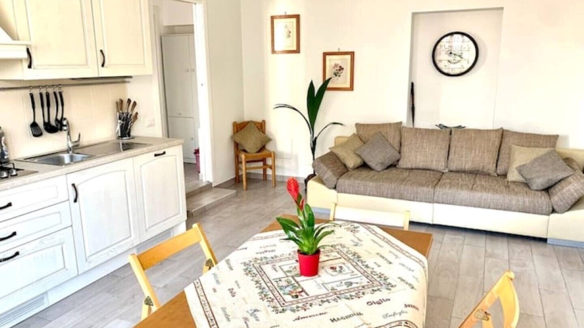 Roseto degli Abruzzi Apartment | Roseto Beach Escape Entire Apartment - Steps From the Beach