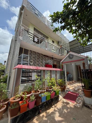 Kamalapur House | Roshini Homestay Hampi