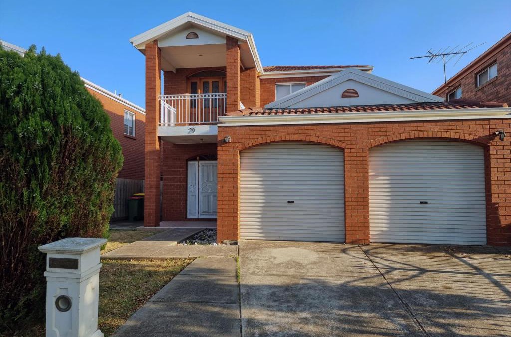 Maribyrnong House | Rosie House-Spacious comfortable Home