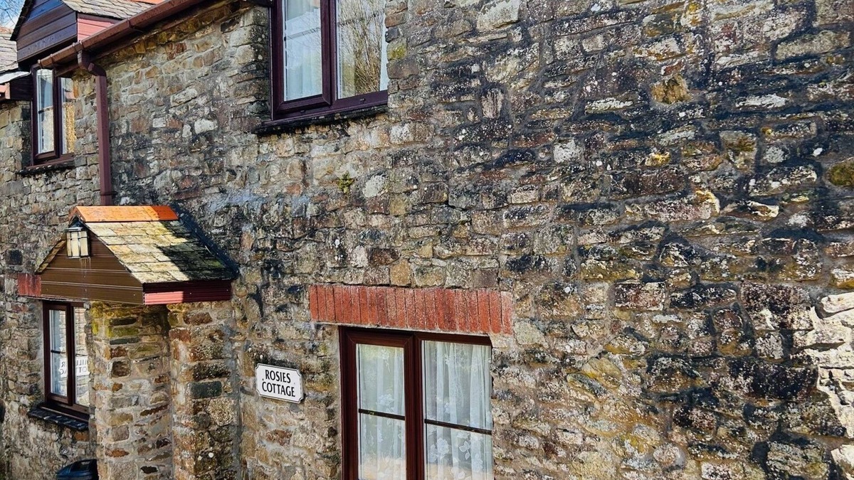 Woolsery Cottage | Rosie's Holiday Cottage in North Devon With Indoor Heated Swimming Pool