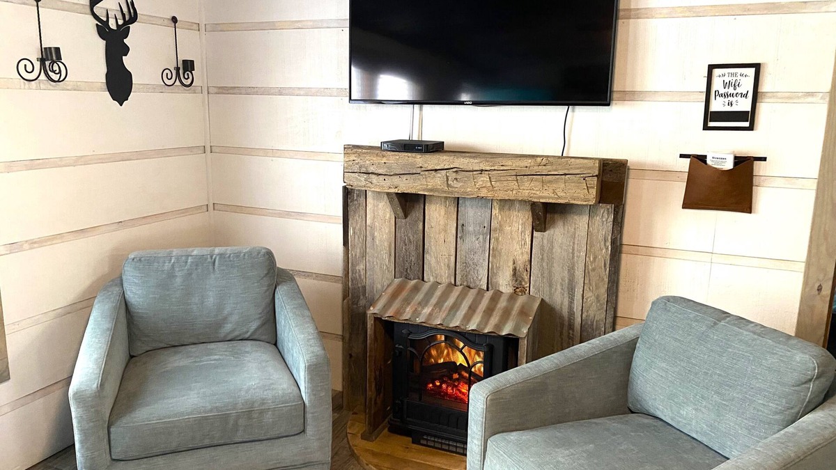 Williamson House | Rosie's Roadhouse at Billy Goat Mountain Village