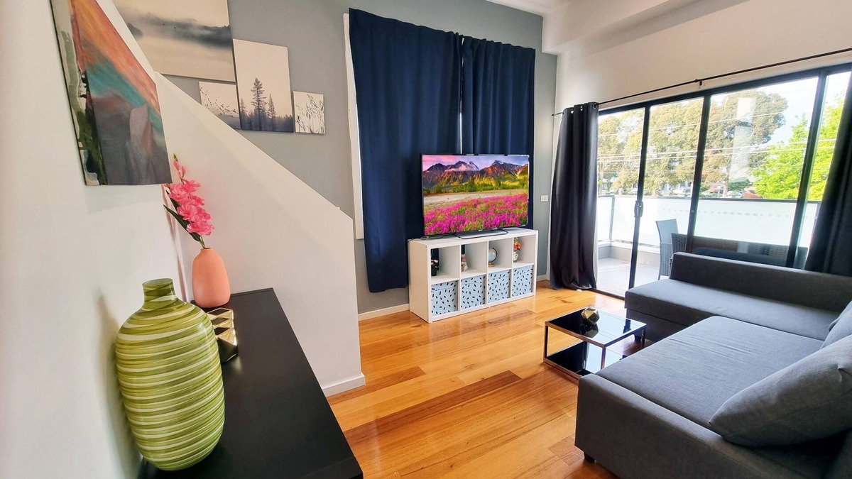 Maribyrnong Apartment | Rosie Townhouse at Gordon - Prime Location