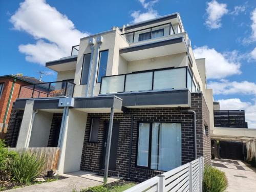 Maribyrnong House | Rosie Townhouse in prime location close to CBD