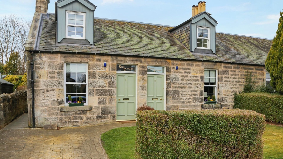 Roslin Cottage | Roslin Chapel Cottage - UK49193