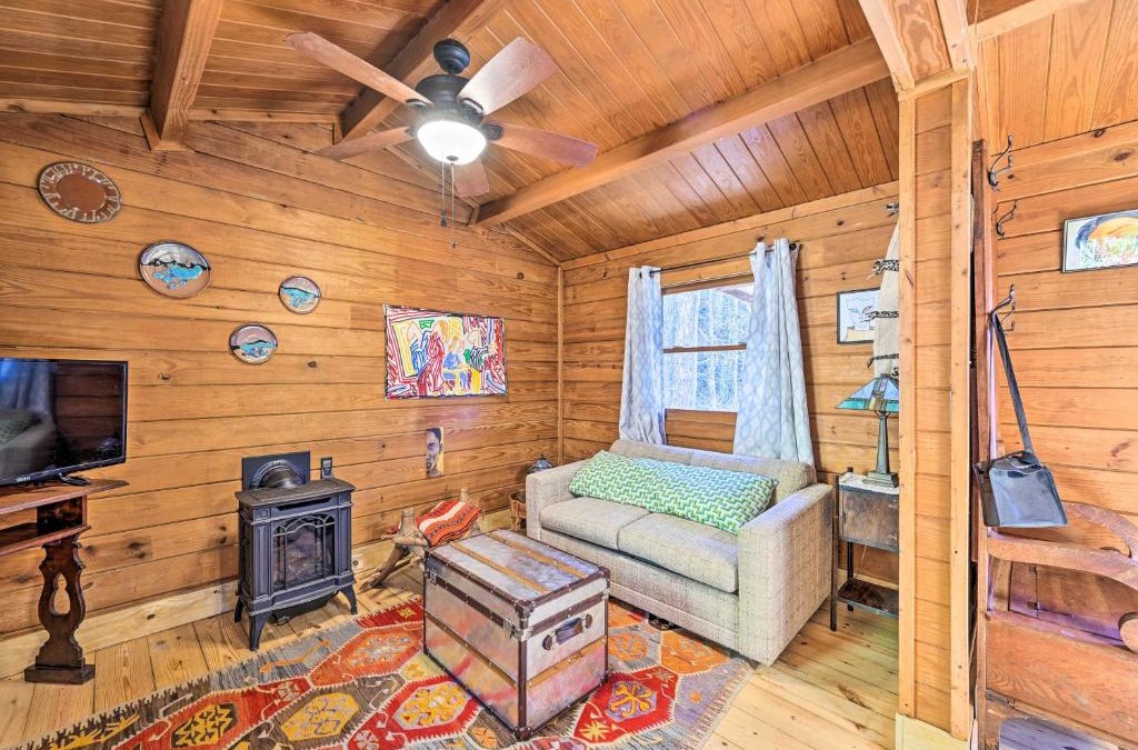 Rosman Apartment | Rosman Vacation Rental with Charcoal Grill!