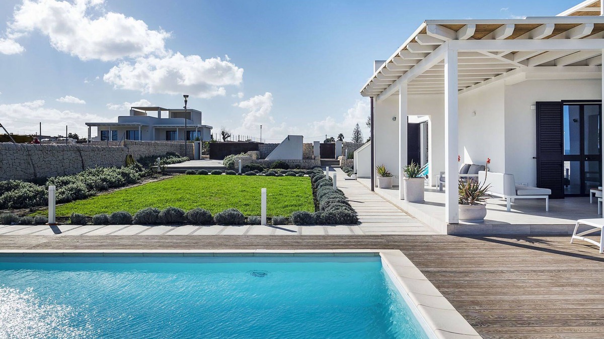 Reitani House | Rosmarino - Villa for 6, Free WiFi, Private Pool, Jacuzzi, Sea View