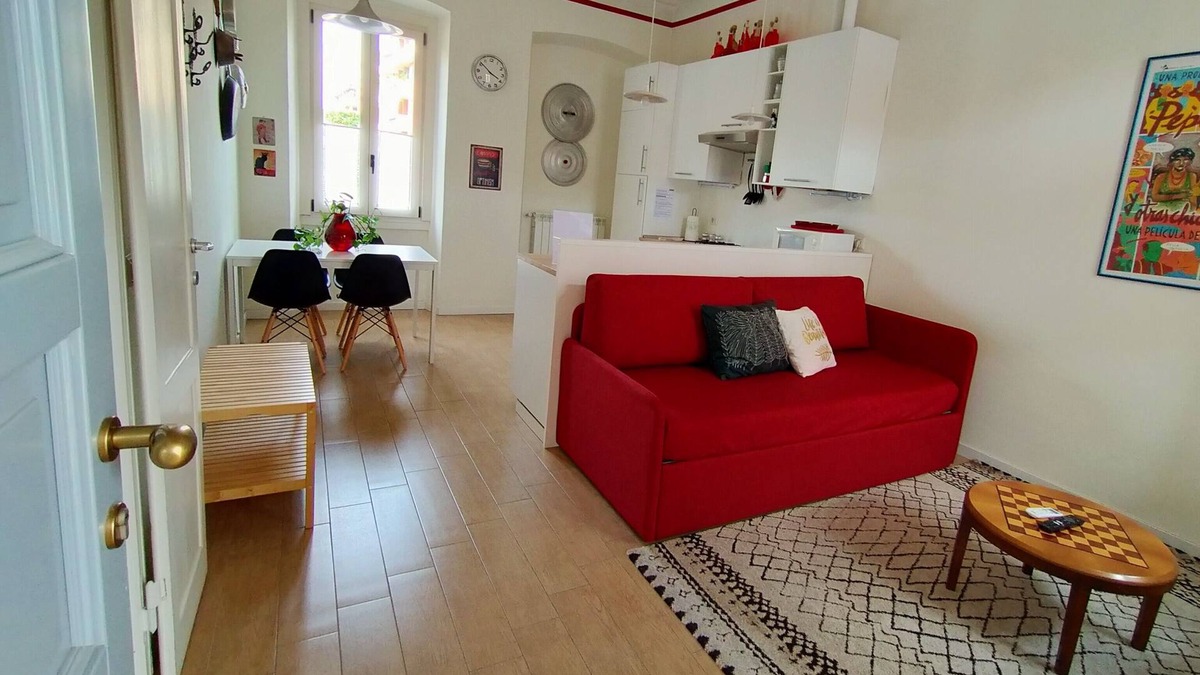 Seregno Apartment | ROSSO AMARANTO APARTMENT - BETWEEN MILAN AND COMO