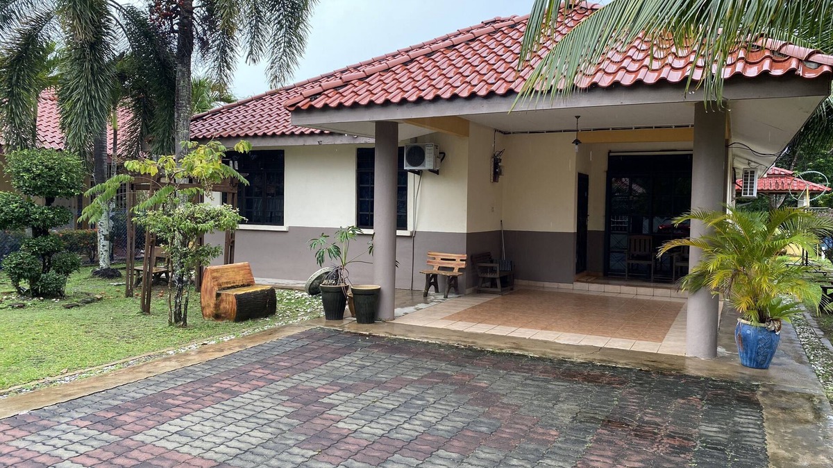 Kampung Telaga Batin House | Rosst Residence
