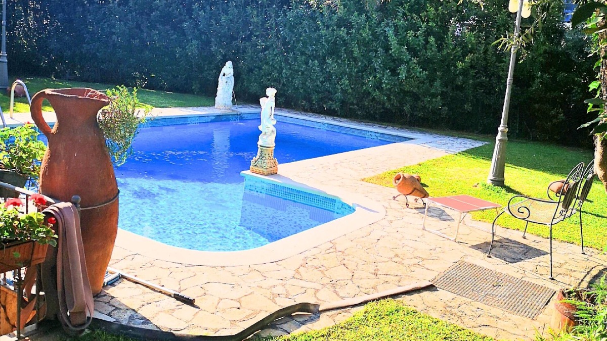 Misterbianco Villa | Rosyiano Villa-private pool and outdoor space