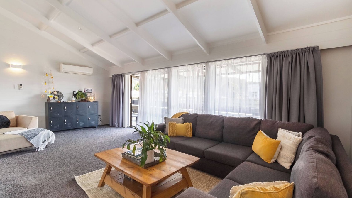 Kawaha Point House | ROTORUA - Blackwood Fairy Springs *Family friendly holiday home*