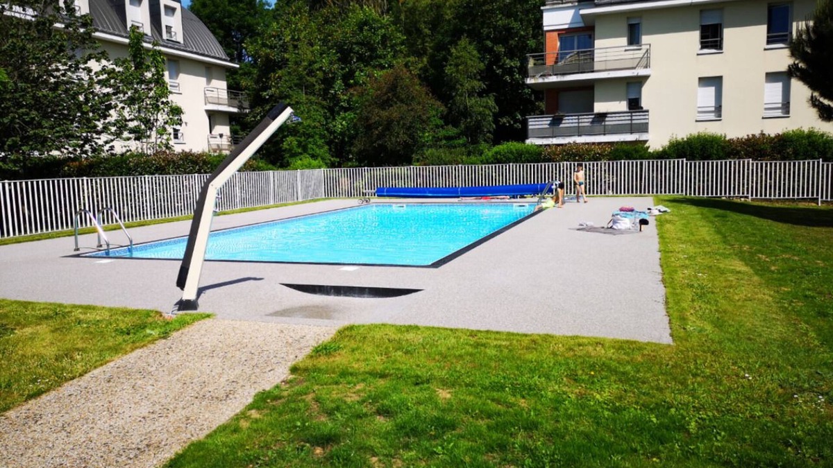 Canteleu Apartment | ROUEN apartment with swimming pool parking in secure residence.