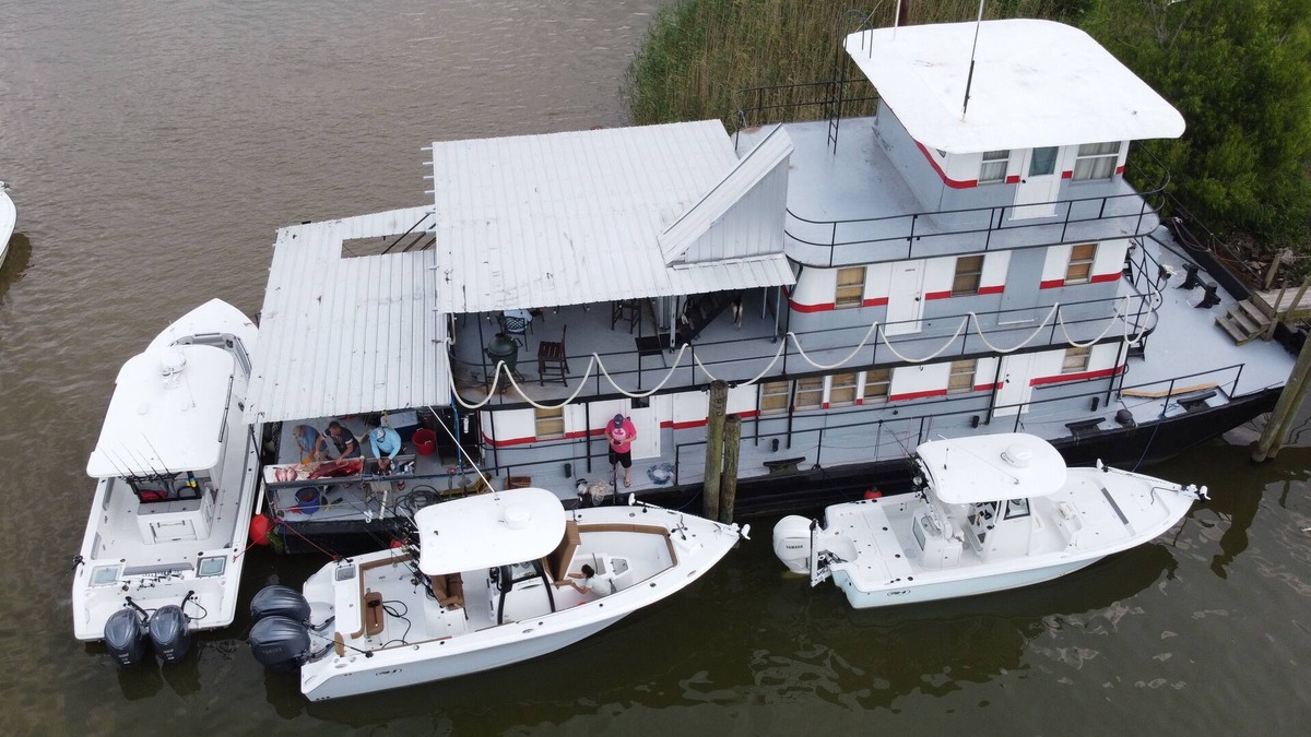 Venice Boat Rental | Rougaroux Lodge @Venice Marina is a Sportsman dream!
