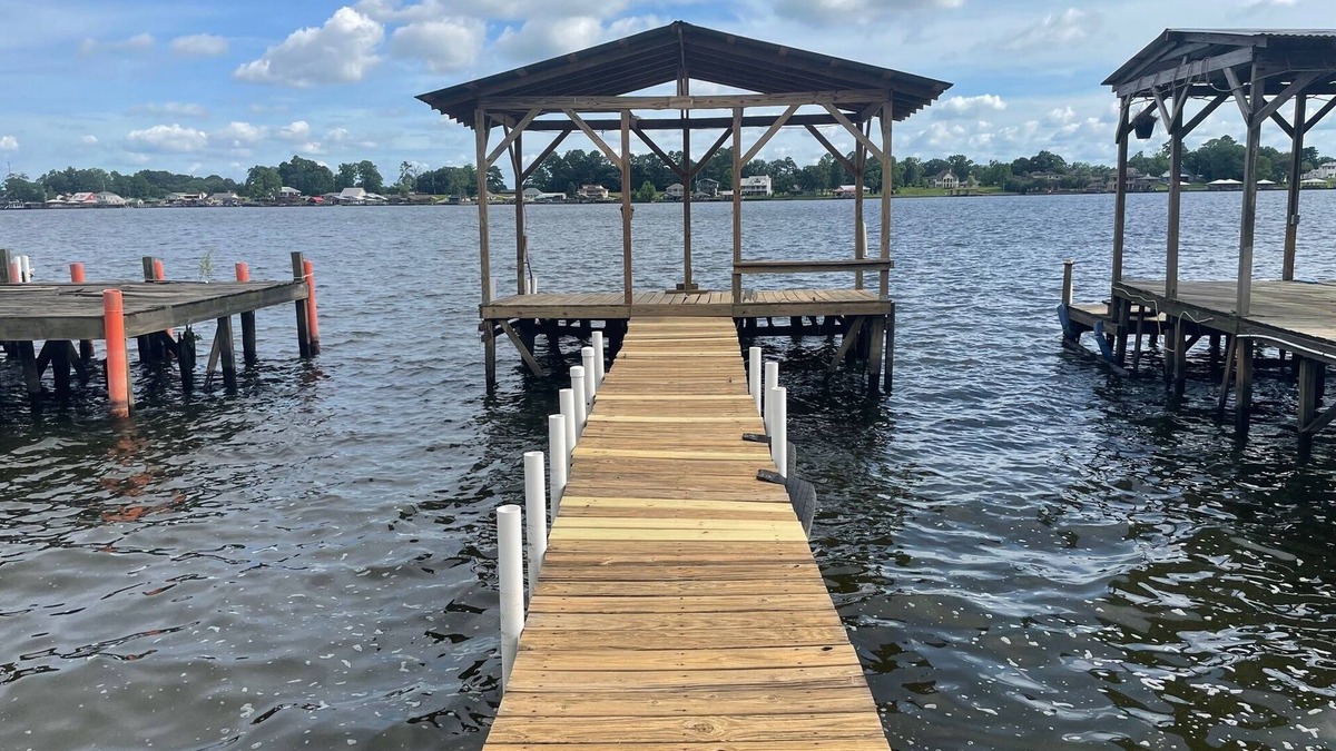Jarreau Cottage | Roughin it on the River