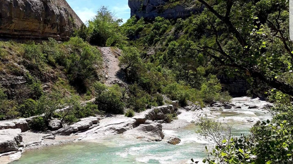 Laragne-Monteglin Bed & Breakfast | Roul'hotes
