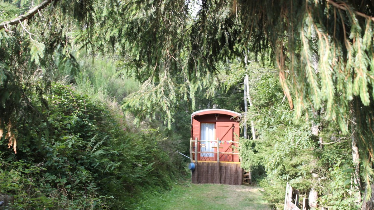 Saint-Pierre-sur-Doux House | ROULOTTE BETWEEN ARDECHE AND HAUTE-LOIRE