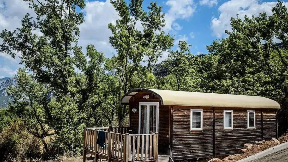 Aiguines Cabin | Roulotte mit Naturblick - 20,40m2 - 2 Schlafzimmer (2 Erwachsene + 2 Kinder -12 Jahre) 4 Personen