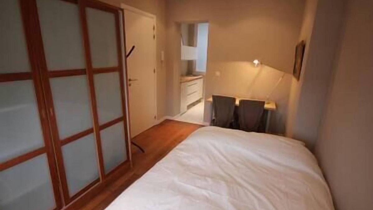 Guillemins Apartment | Roulotte - Very nice, practical and low-cost room