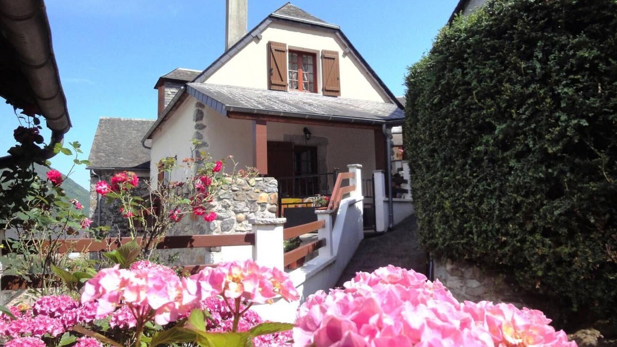 Escot House | ROUMENDARES - ESCOT - Gîte