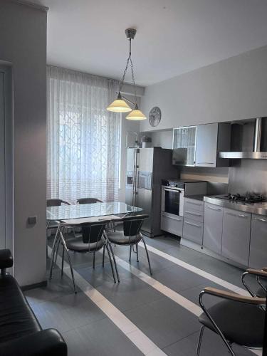 Vake Apartment | Round garden in Vake