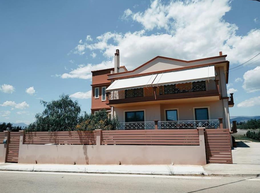 Nea Tirintha House | Roundabout apartment