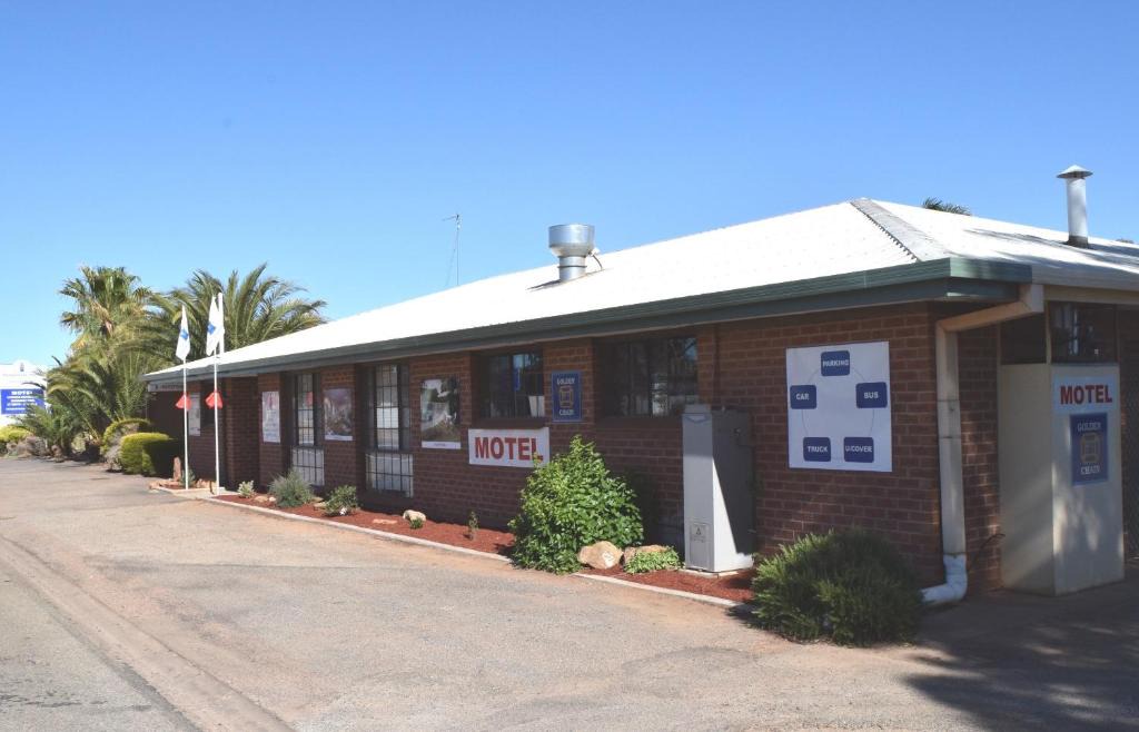 Peterborough Hotel | Roundhouse Motel
