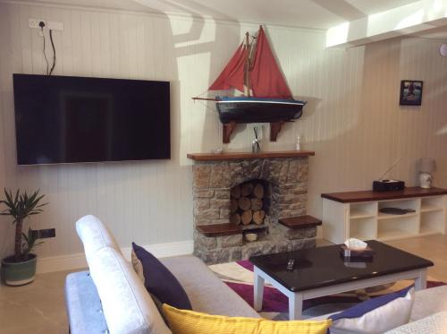 Roundstone Apartment | Roundstone Retreats Quayside luxury apt