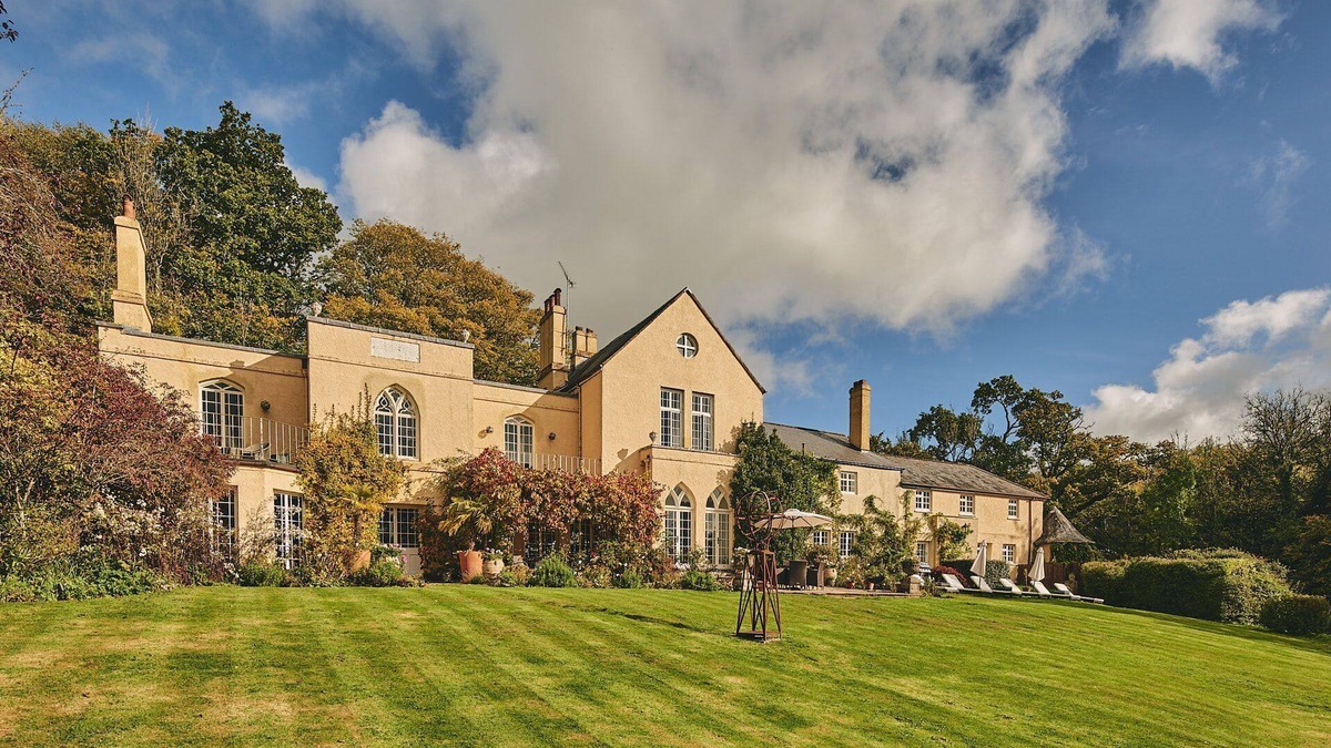 Christchurch Apartment | Roupel Hall - Luxury Cottages