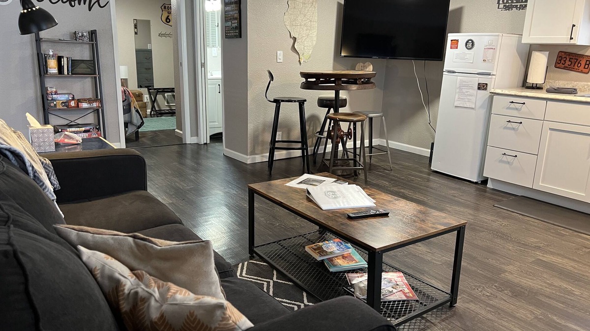 Litchfield House | Route 66 house; Litchfield IL; Pets welcome