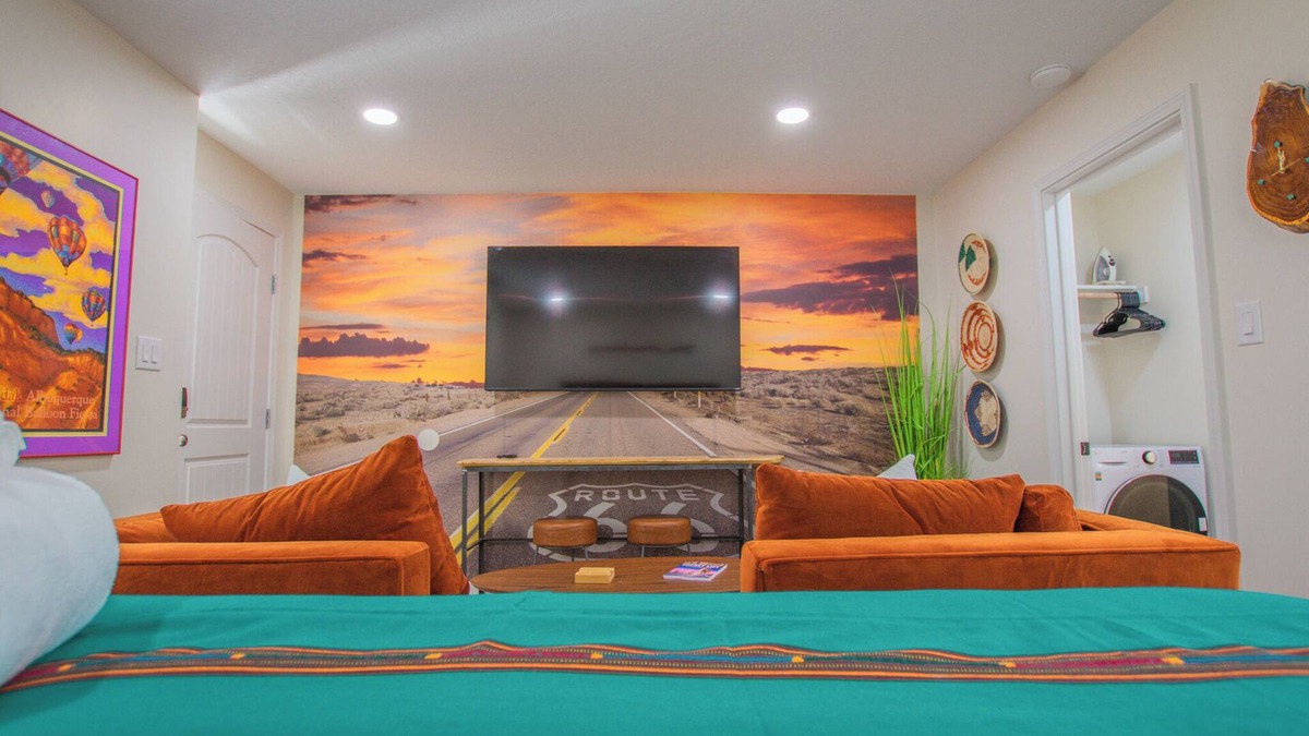 Pueblo Alto Apartment | Route 66: Retro Retreat. Studio apartment with hot tub and full kitchen.