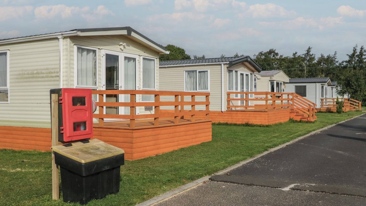 Denny Cottage | ROWAN, pet friendly, with a garden in Denny