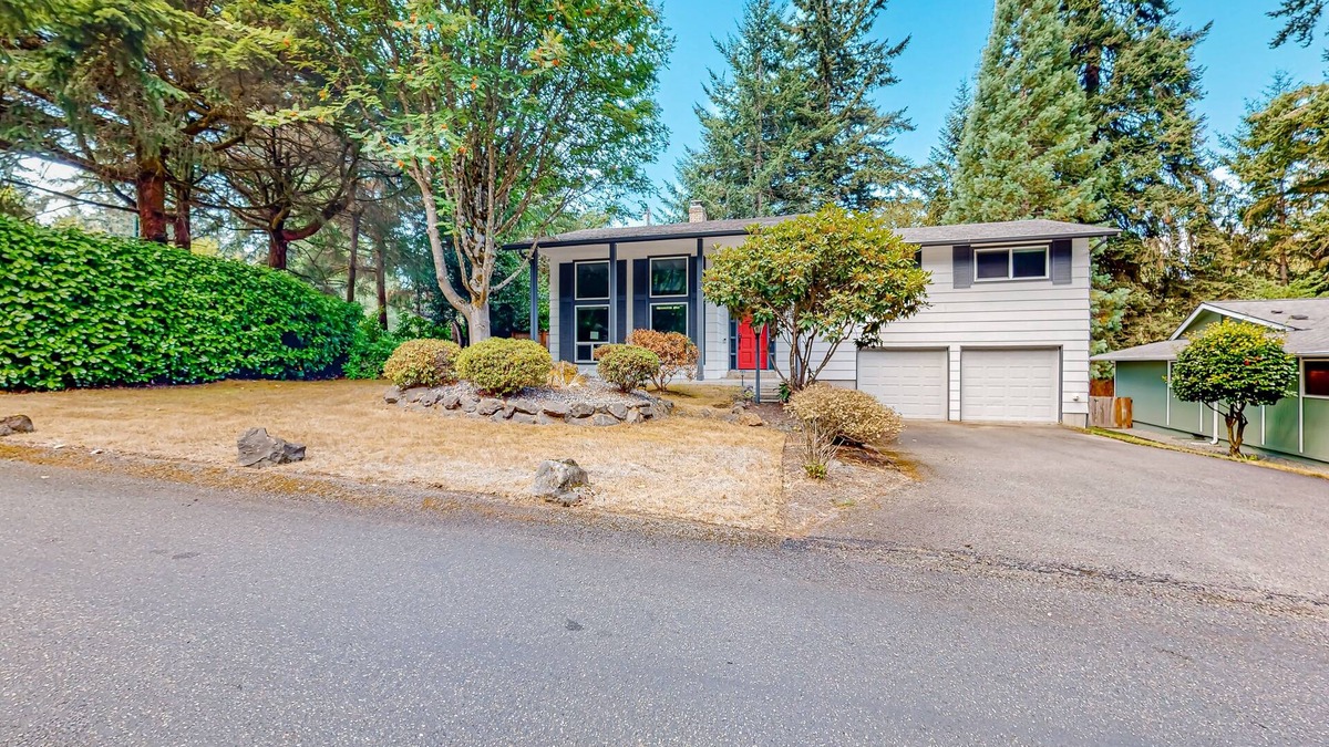 University Place House | Rowandale | Serene house in University Place - short walk away from Puget Sound