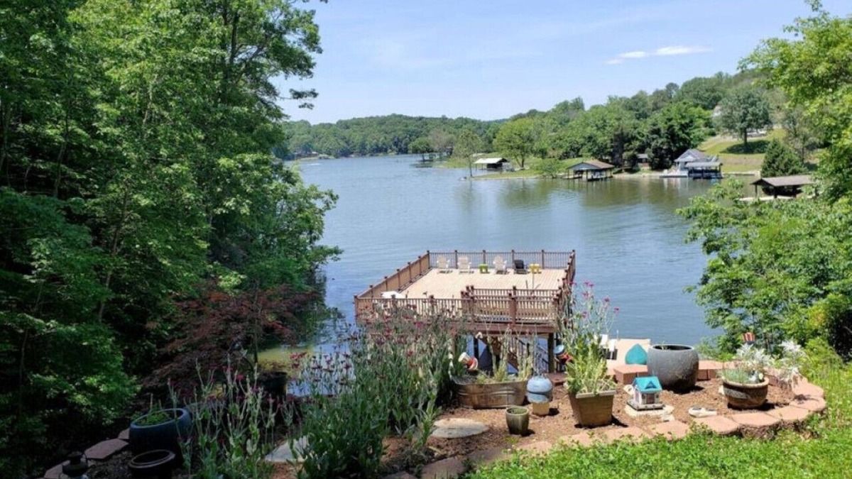 Goodview House | Roxy Park - Pet-Friendly/Water Toys/Game Room