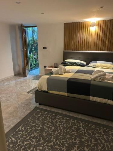 Naples House | Roy's Holidays Home