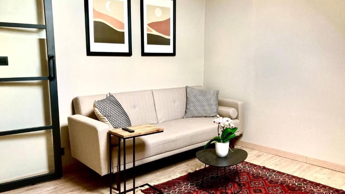 Sterrebeek Apartment | Roya’s Home private studio