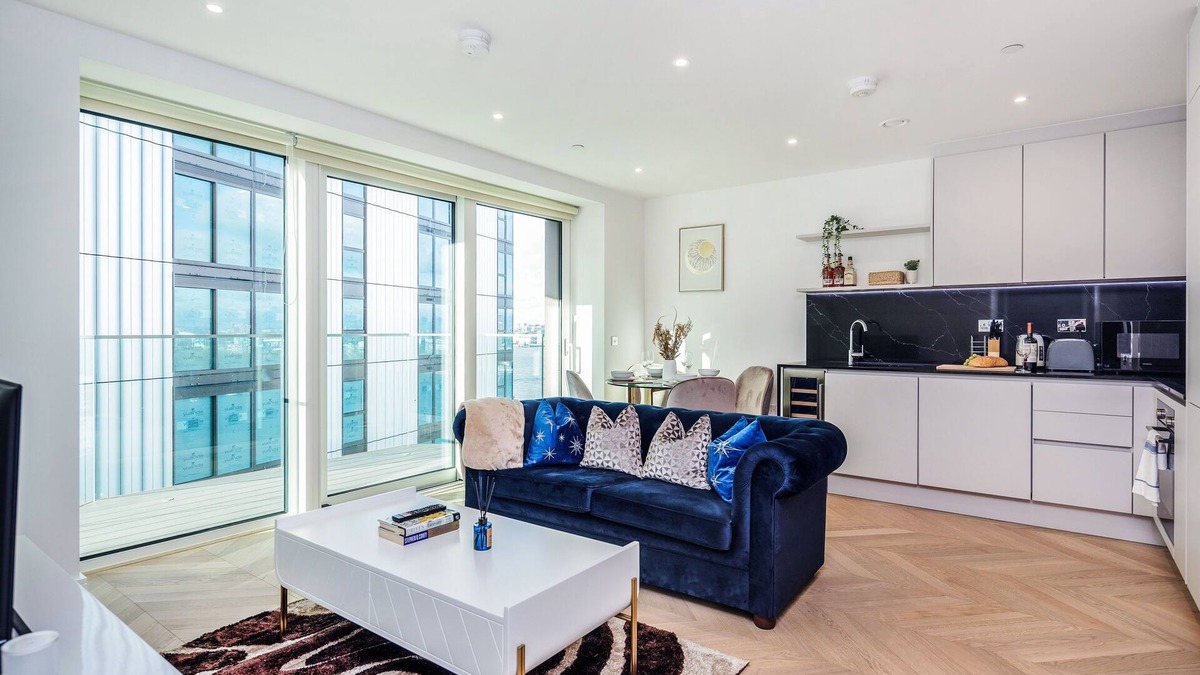 Woolwich Riverside Apartment | Royal Arsenal Riverview Apartment for Getting Around London