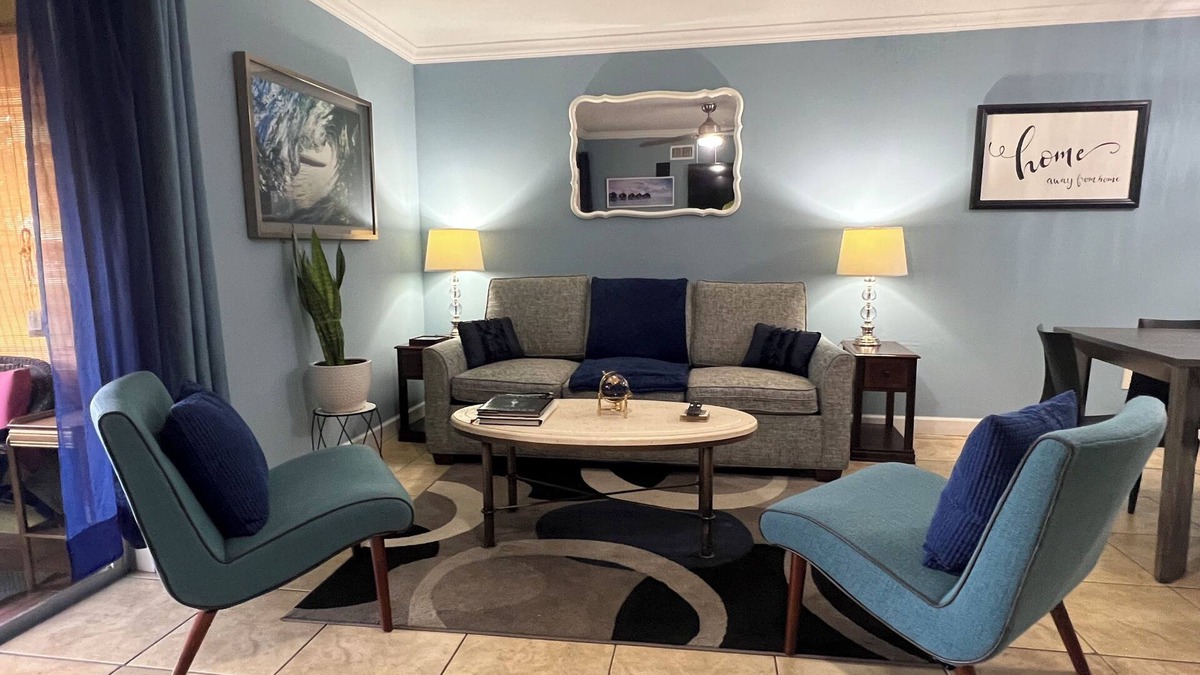 Southwest Orlando Condo | Royal Blue 2 Bedroom Condo in Orlando Central.